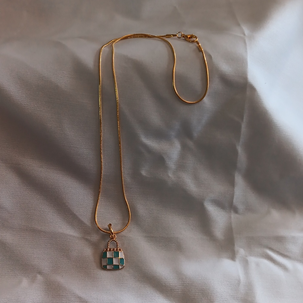 Elegant Gold and Turquoise Pendant Necklace